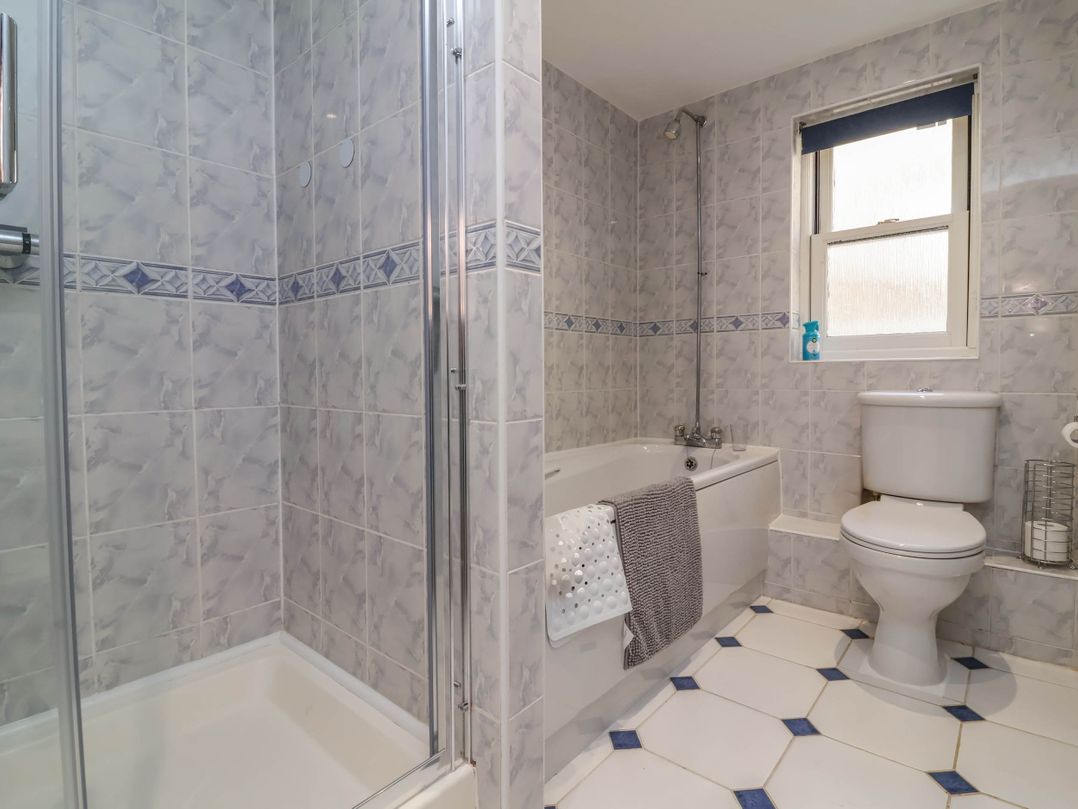 6 Wildersmouth Court Apartments