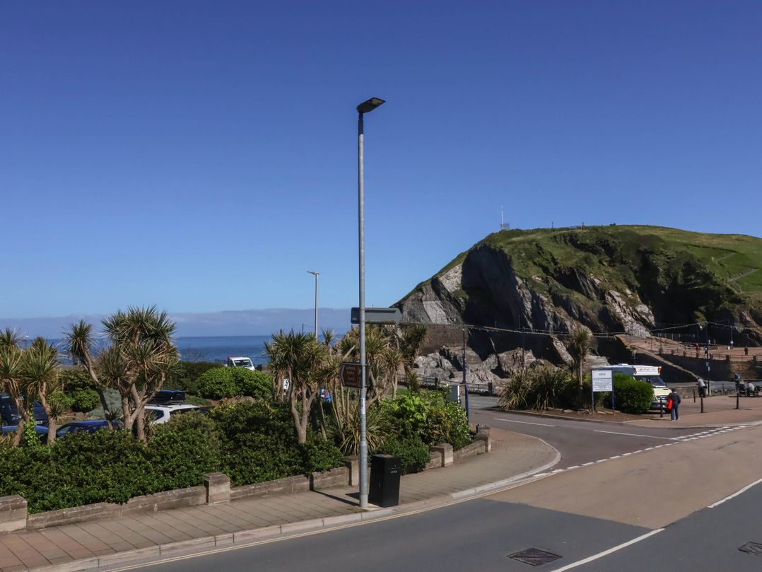 6 Wildersmouth Court Apartments