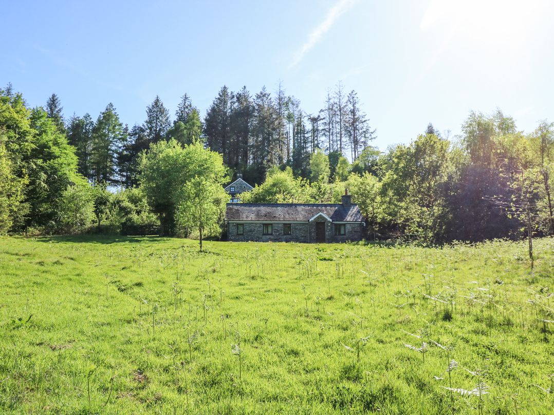 Cae'n Y Coed Barn
