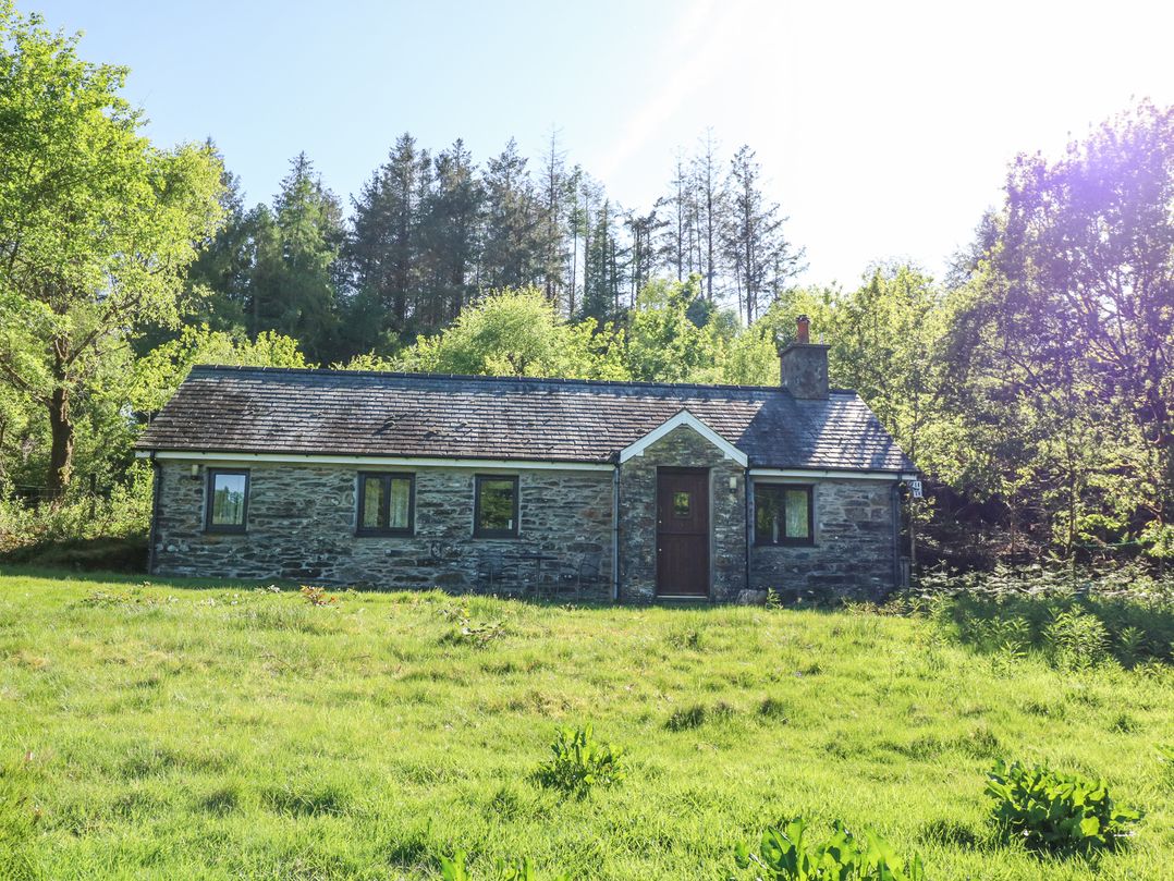 Cae'n Y Coed Barn