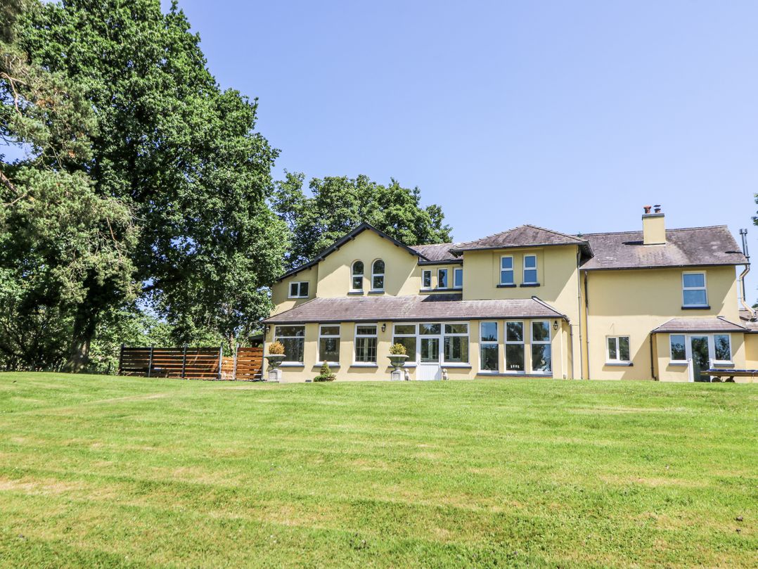 Glanrannell Park House