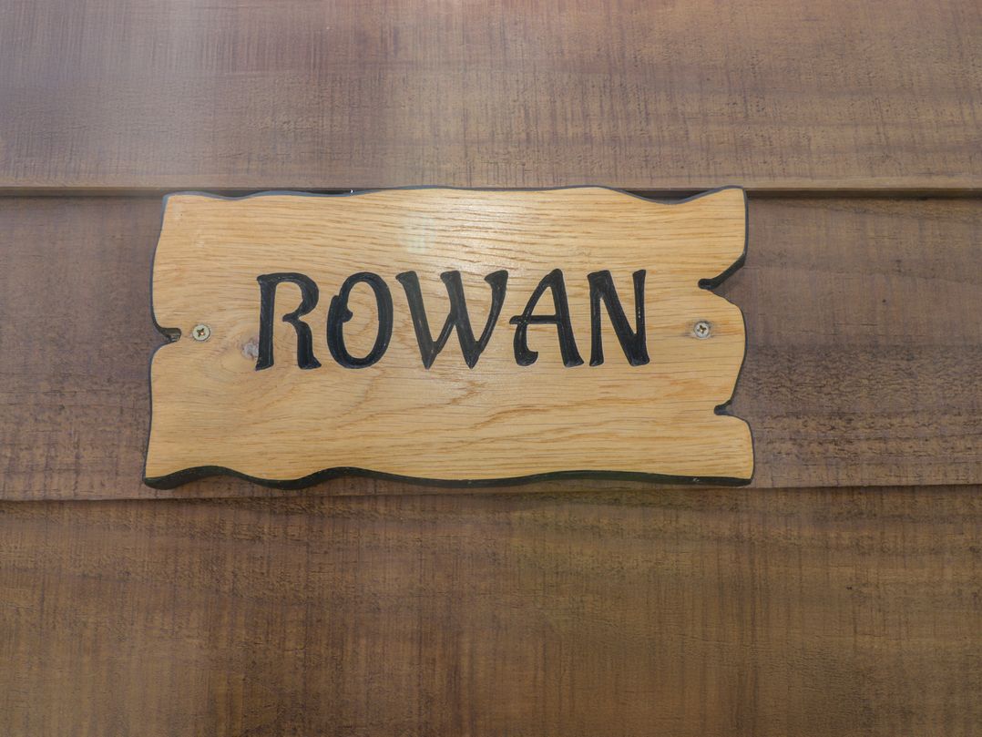Rowan Hobbit Pod