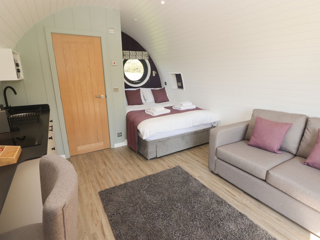 Rowan Hobbit Pod