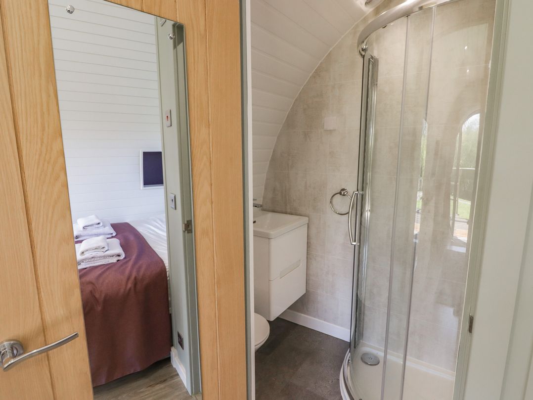 Rowan Hobbit Pod