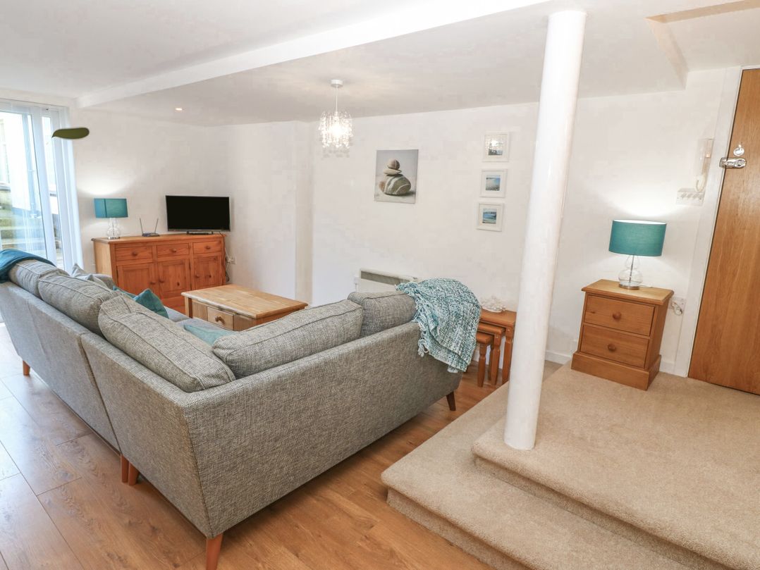 Beach Court Hideaway