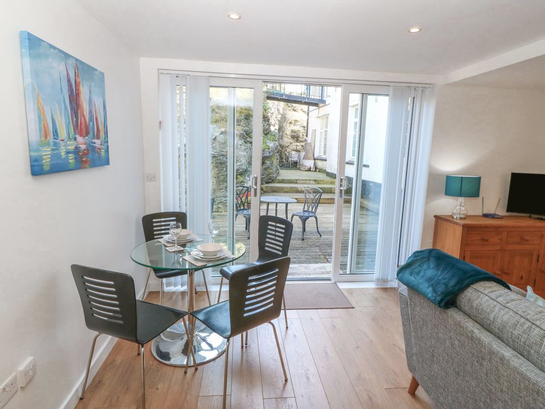 Beach Court Hideaway