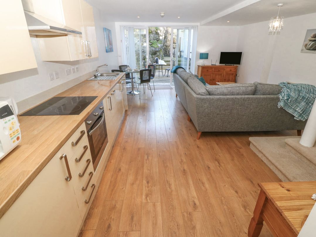 Beach Court Hideaway