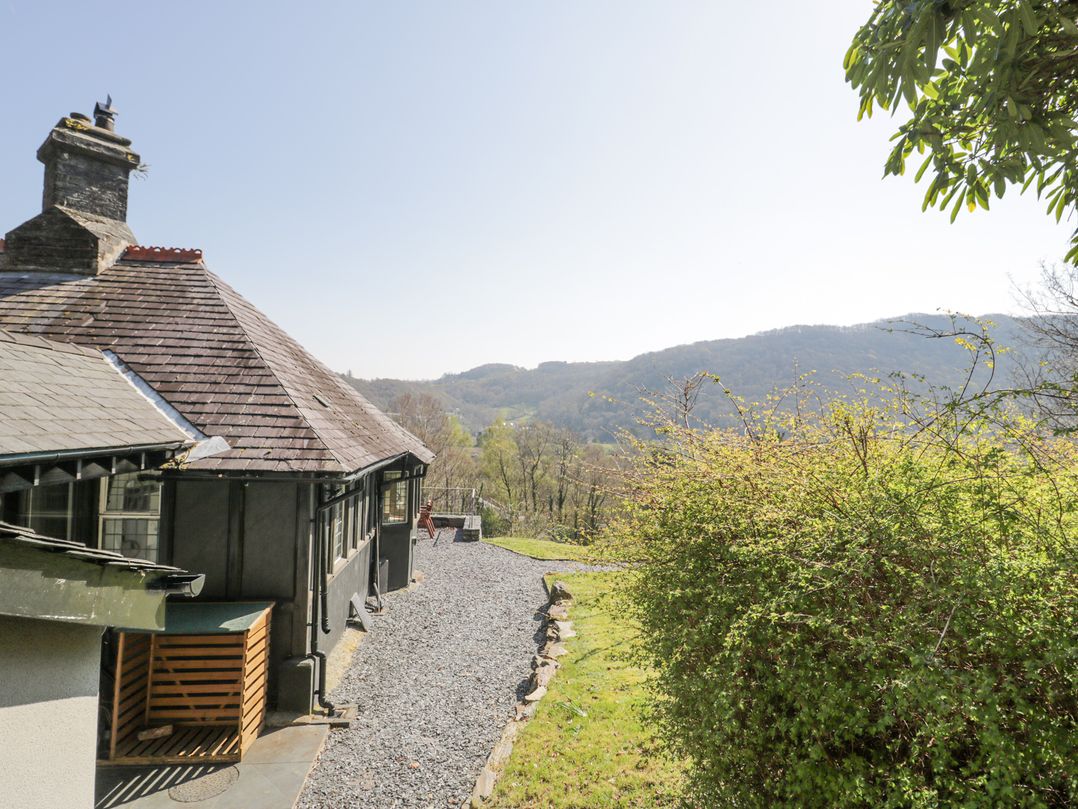 Bwthyn y Coediwr (The Woodcutters Cottage)