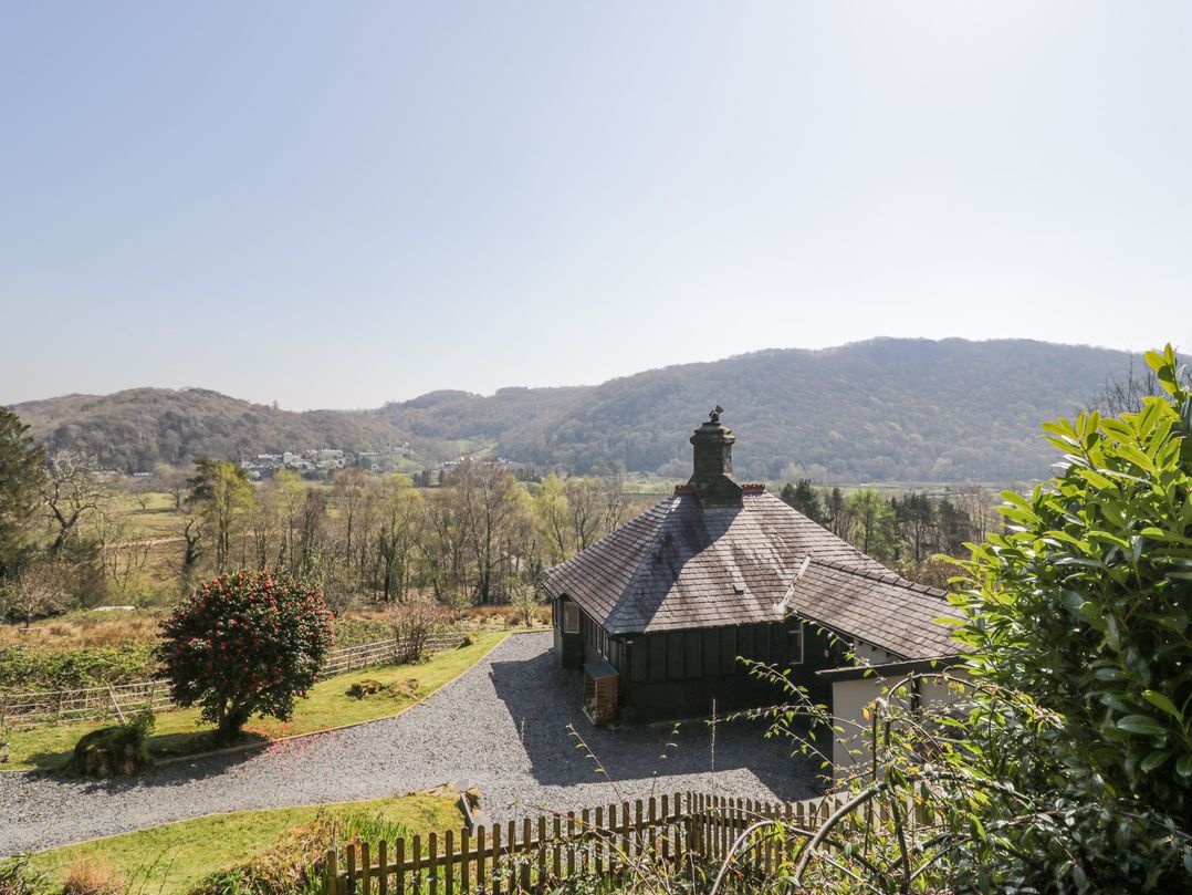 Bwthyn y Coediwr (The Woodcutters Cottage)