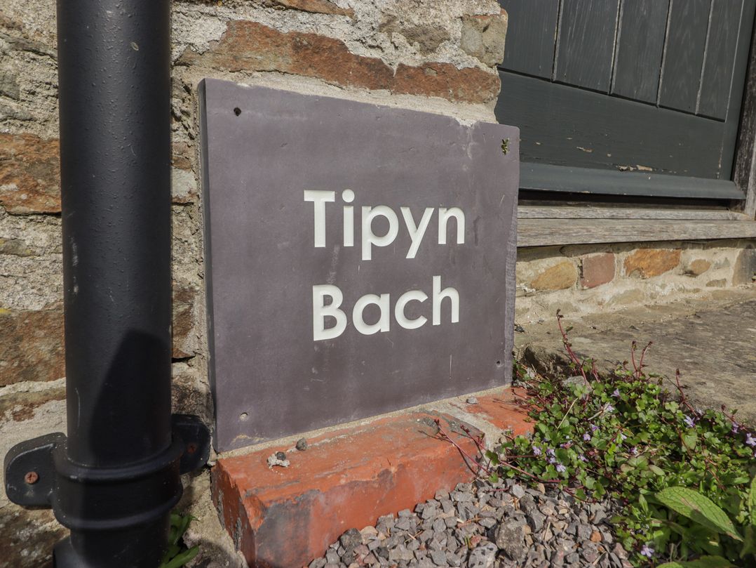 Tipyn Bach