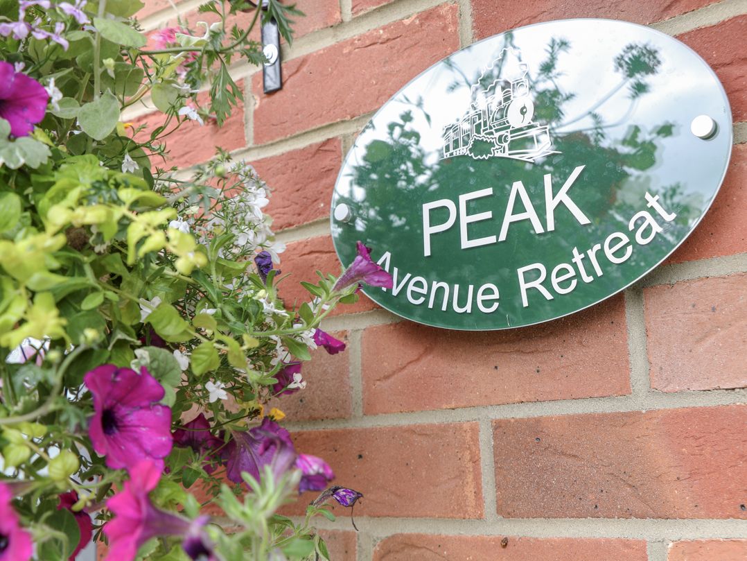 Peak Avenue Retreat