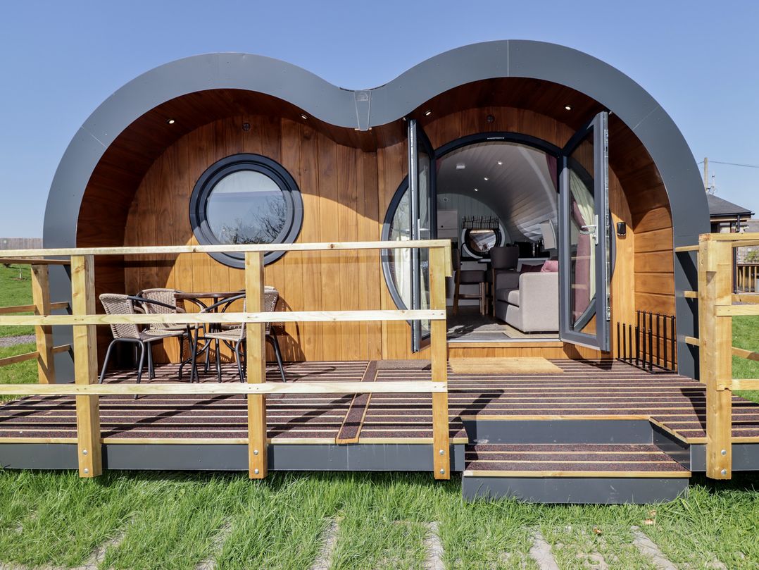 The Hazel Hobbit Pod