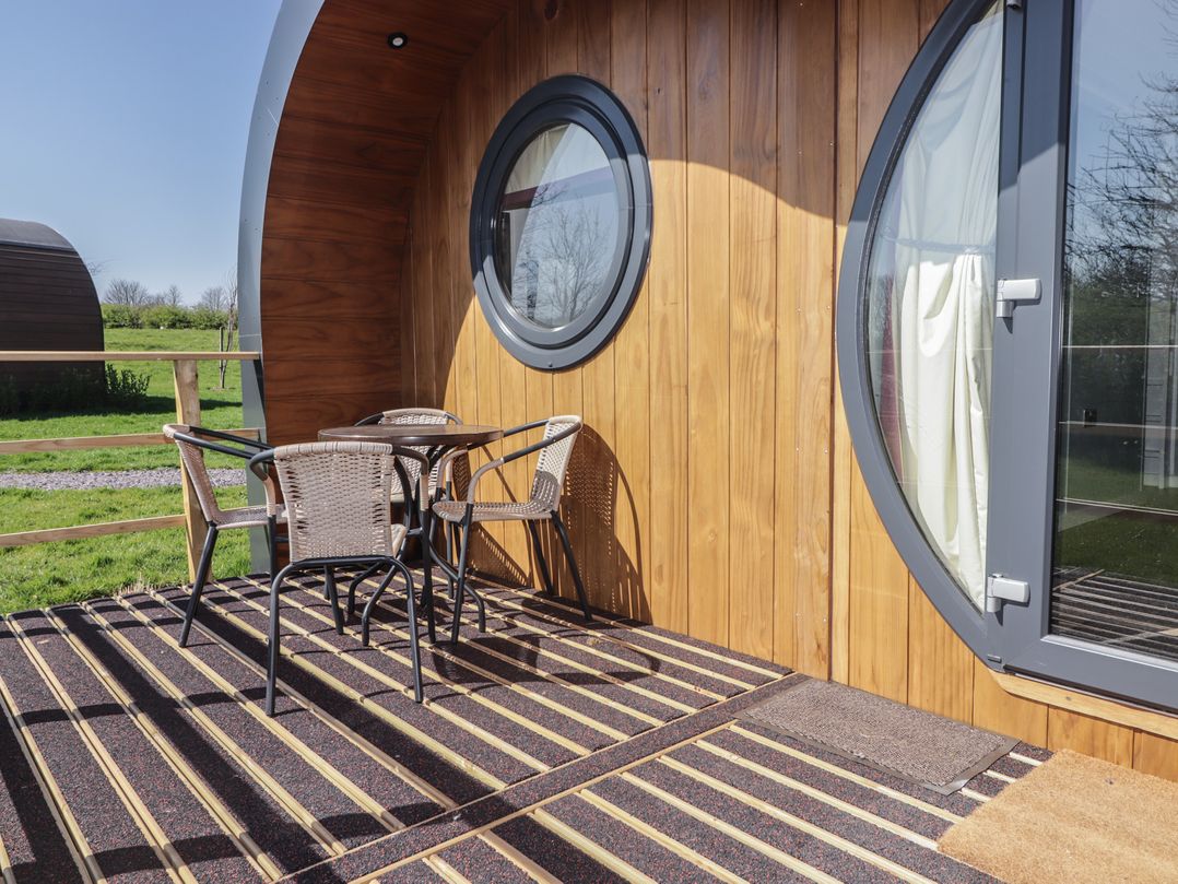 The Hazel Hobbit Pod