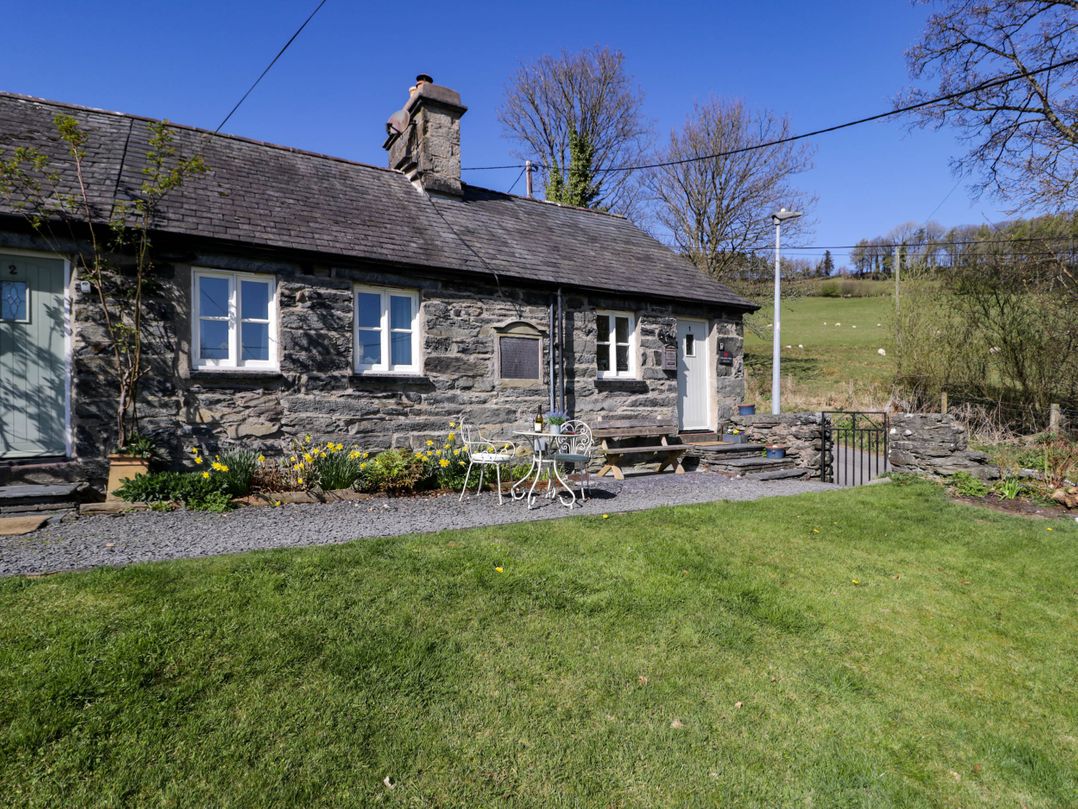 Dog friendly holiday cottage in Betws-y-coed, sleeps 3