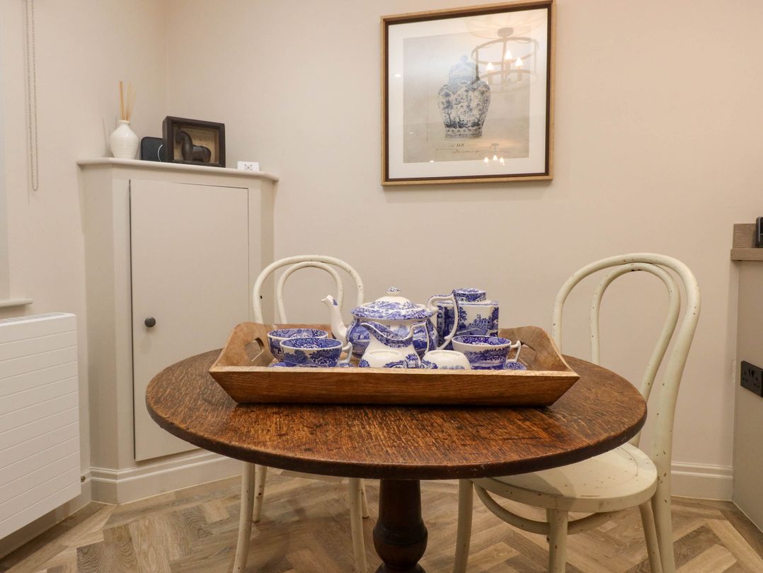 6 Rose Cottage