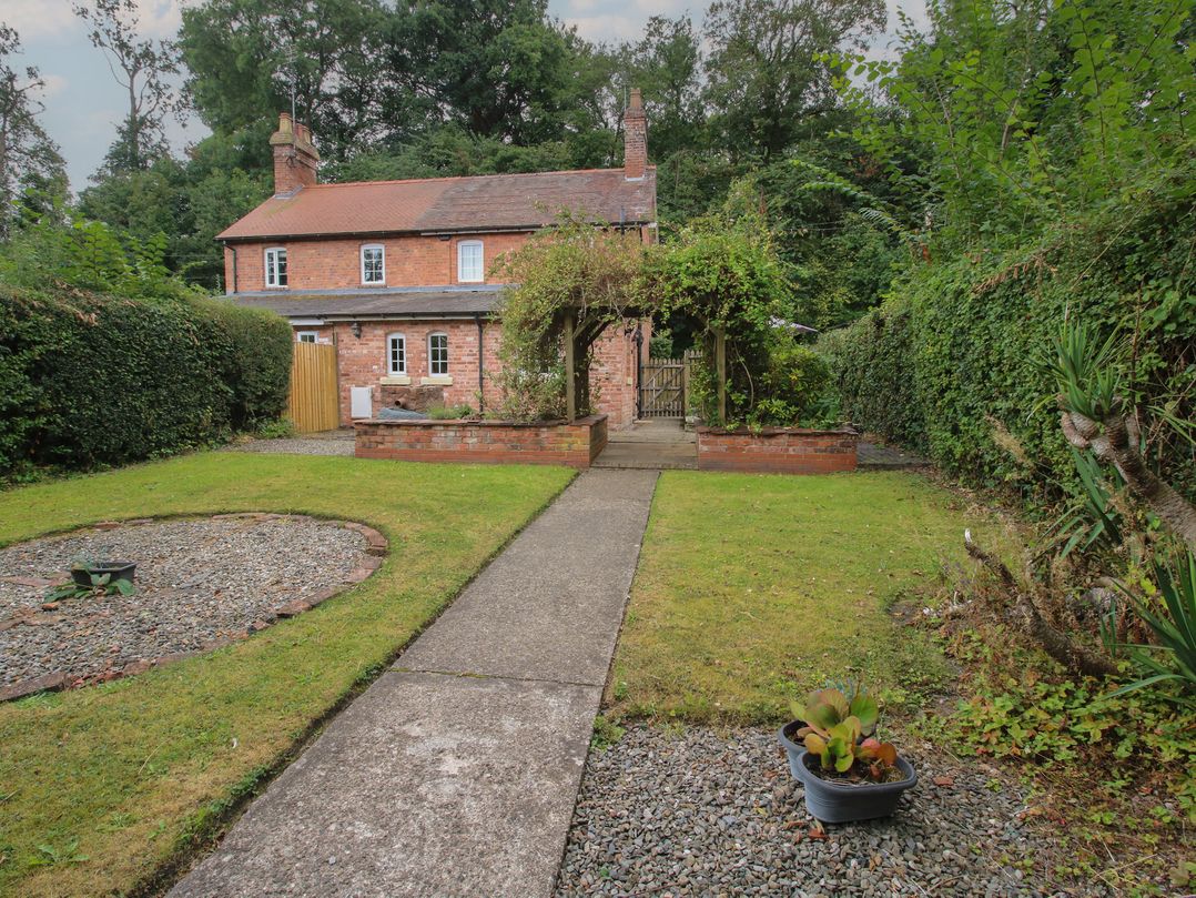 2 Aqueduct Cottages