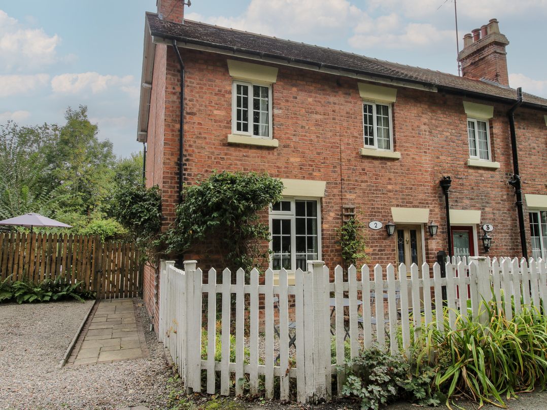 2 Aqueduct Cottages