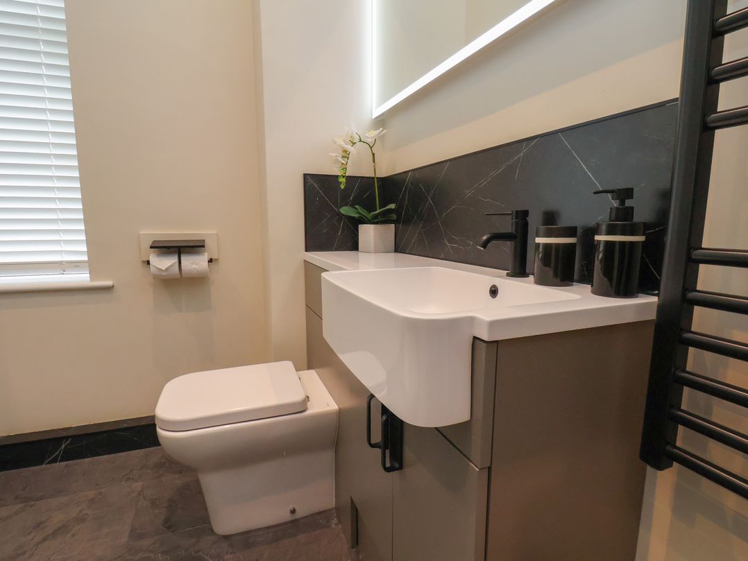 The Salisbury Apartment 203