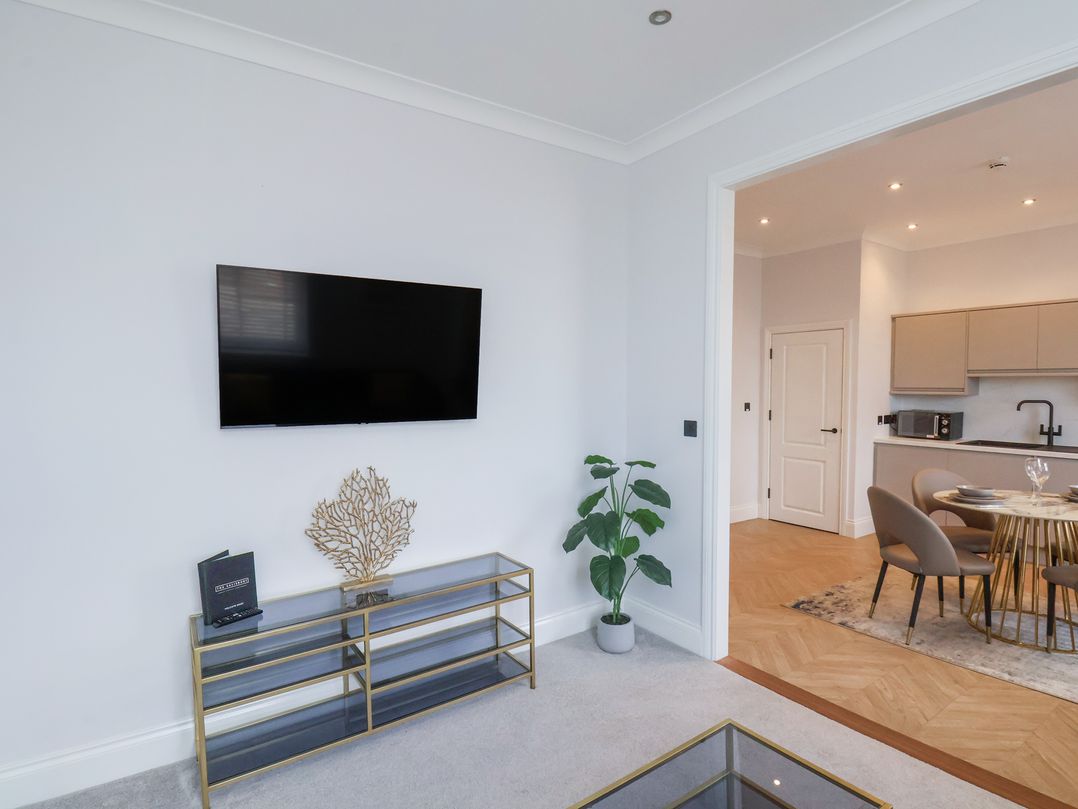 The Salisbury - 1 Bedroom Deluxe Apartment