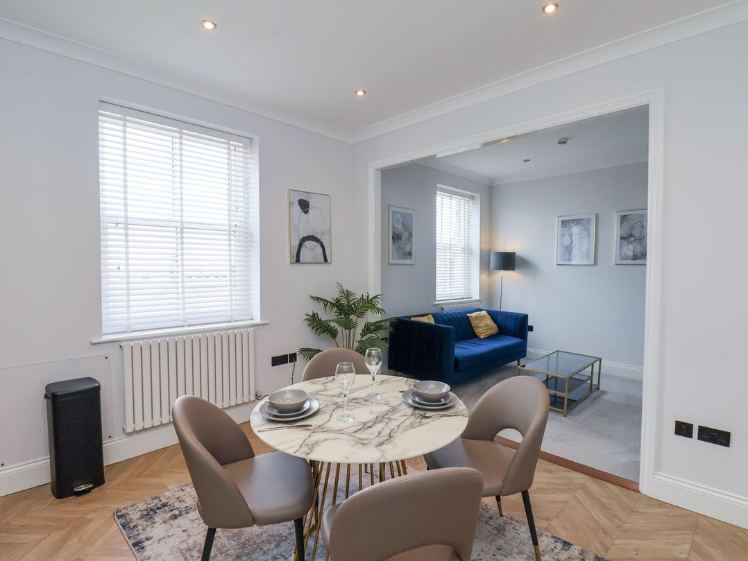 The Salisbury - 1 Bedroom Deluxe Apartment