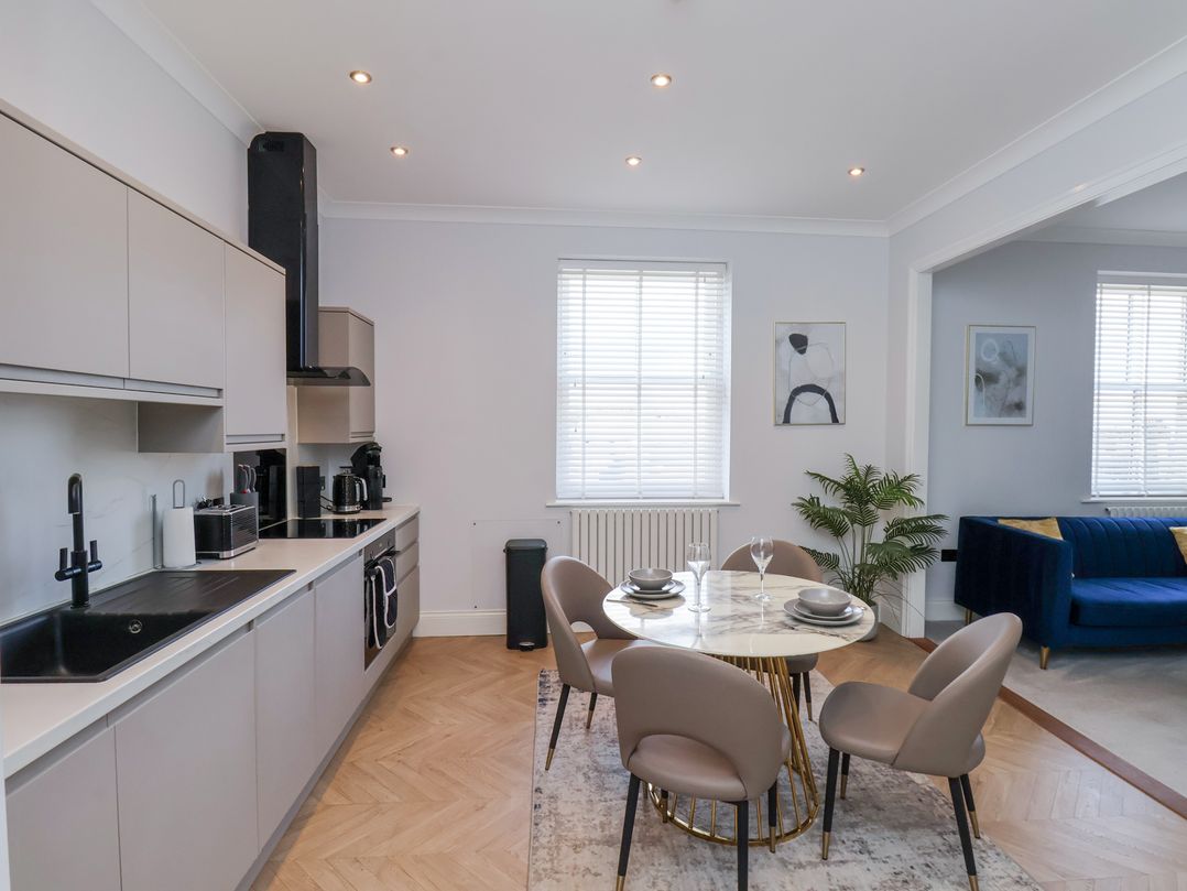 The Salisbury - 1 Bedroom Deluxe Apartment