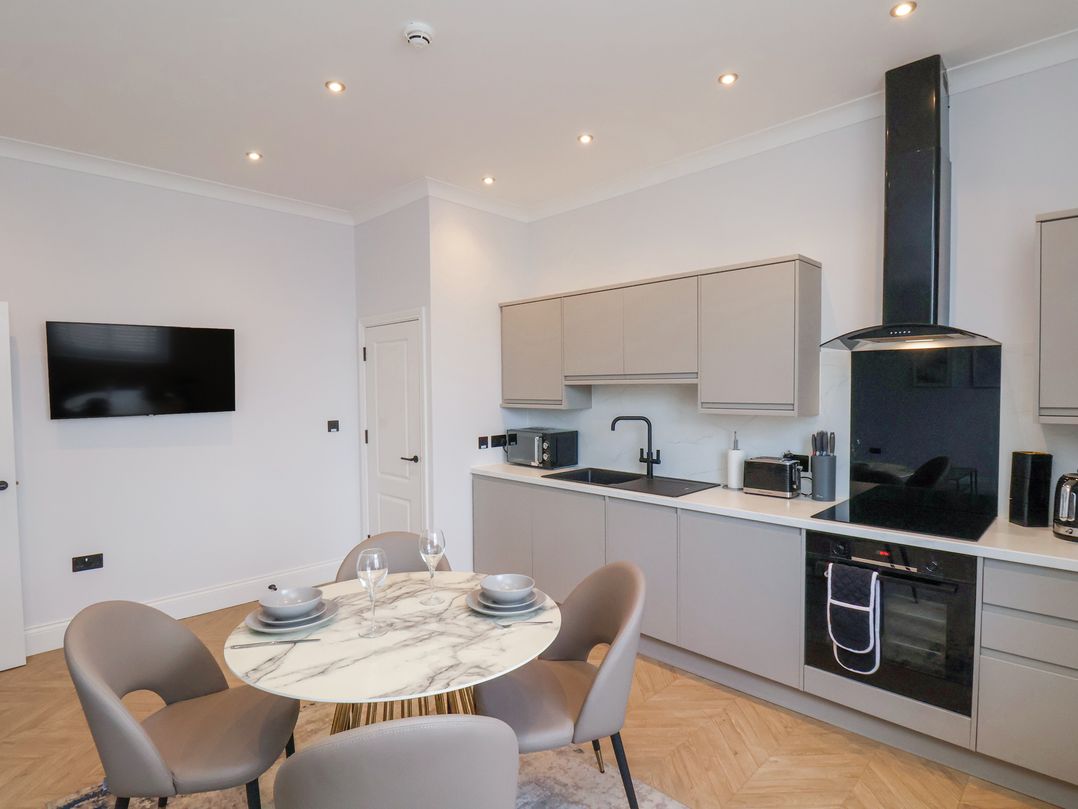 The Salisbury - 1 Bedroom Deluxe Apartment
