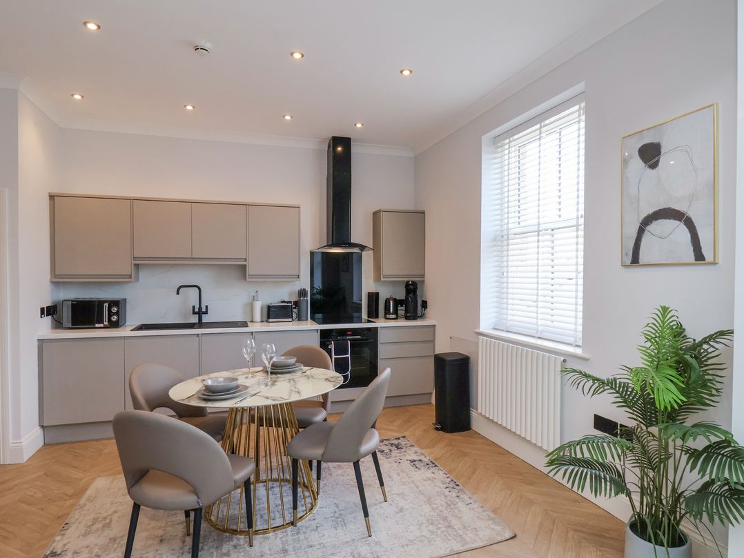The Salisbury - 1 Bedroom Deluxe Apartment