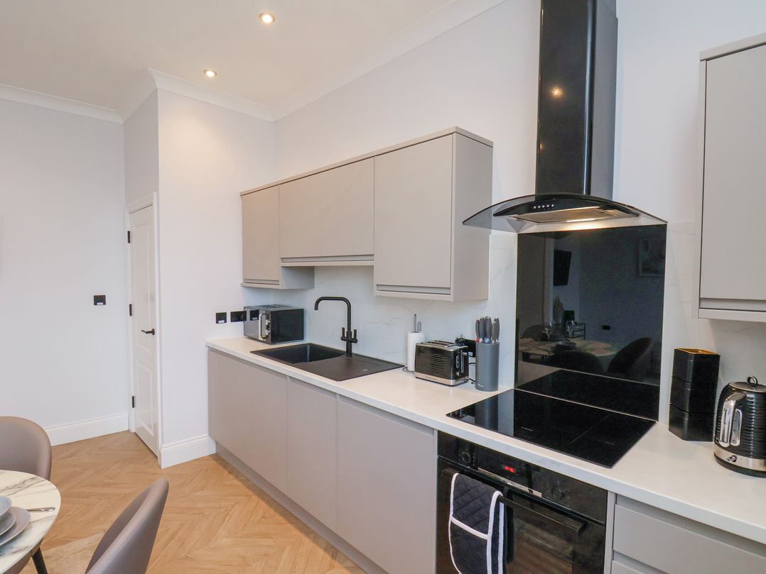The Salisbury - 1 Bedroom Deluxe Apartment