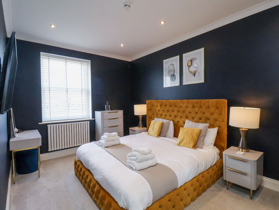 The Salisbury - 1 Bedroom Deluxe Apartment