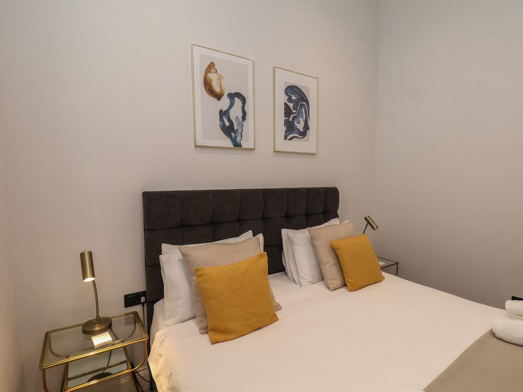 The Salisbury Apartment 105