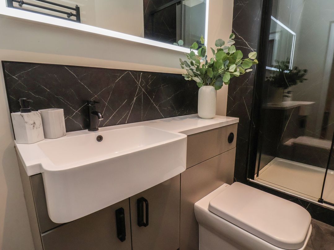 The Salisbury Apartment 105