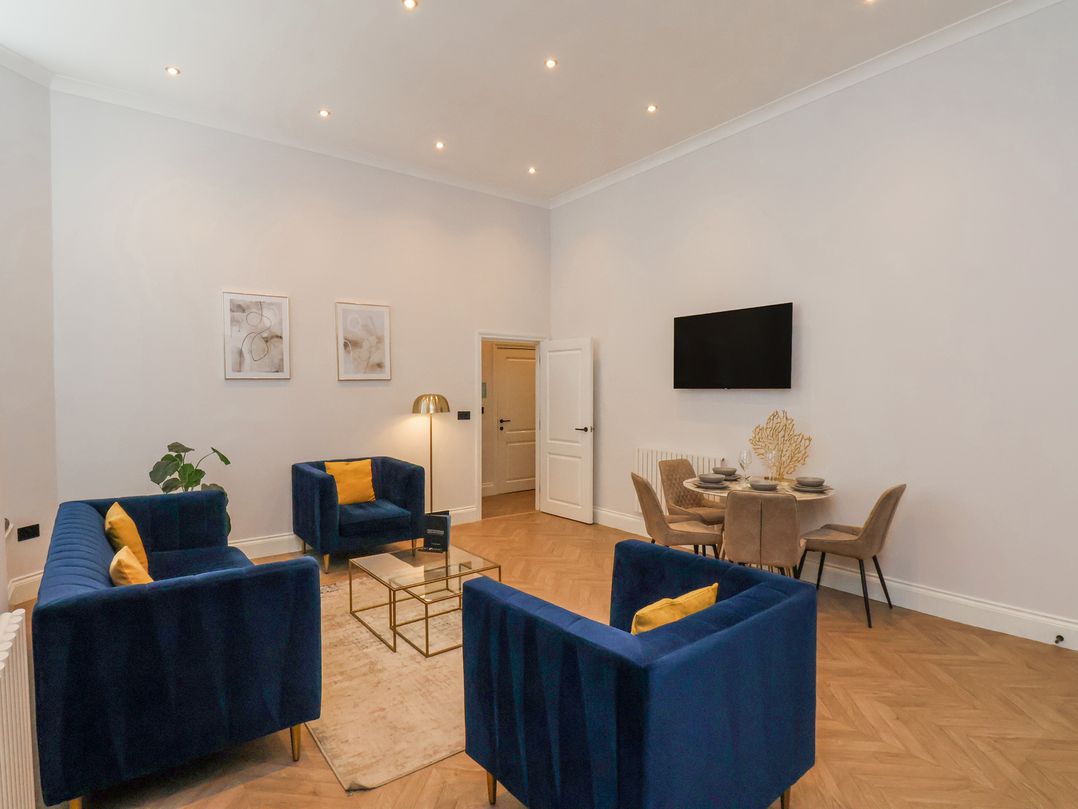 The Salisbury Apartment 106