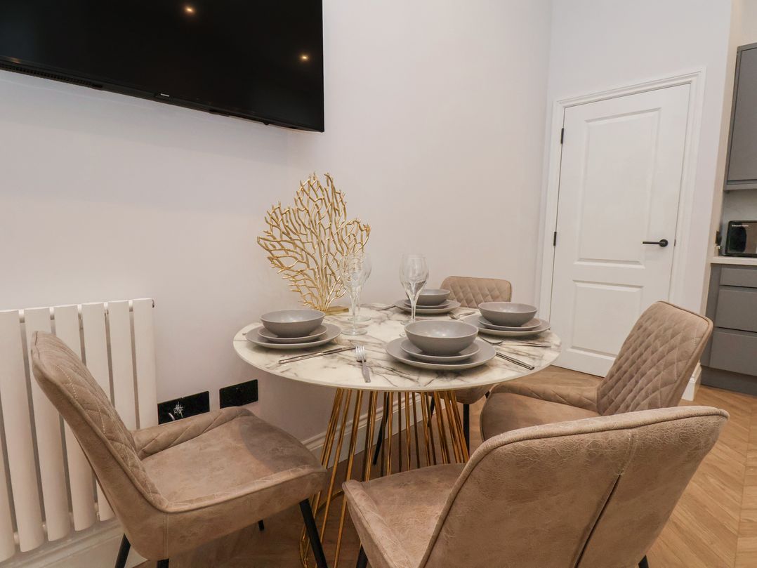 The Salisbury Apartment 106