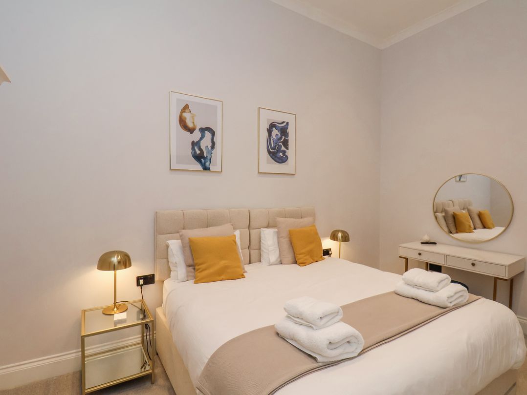 The Salisbury Apartment 106