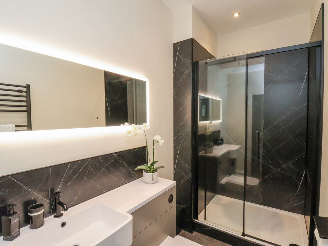 The Salisbury sleeps 4 Classic Apartment