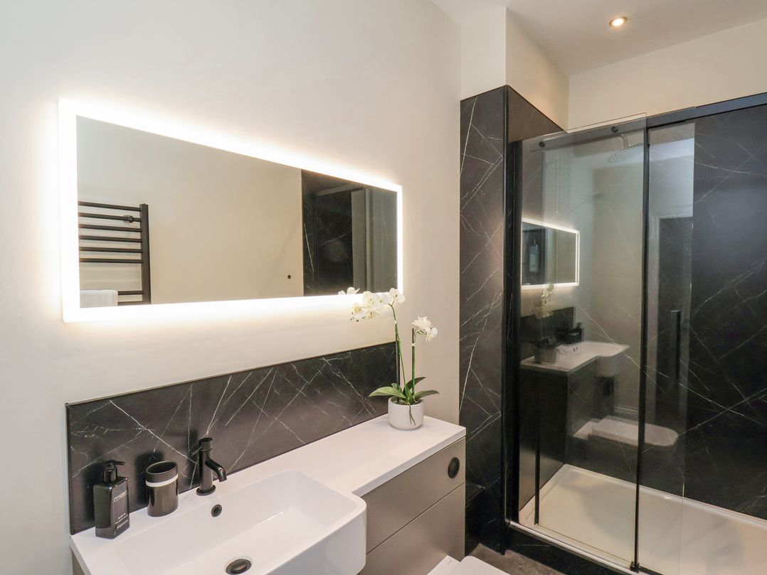 The Salisbury sleeps 4 Classic Apartment