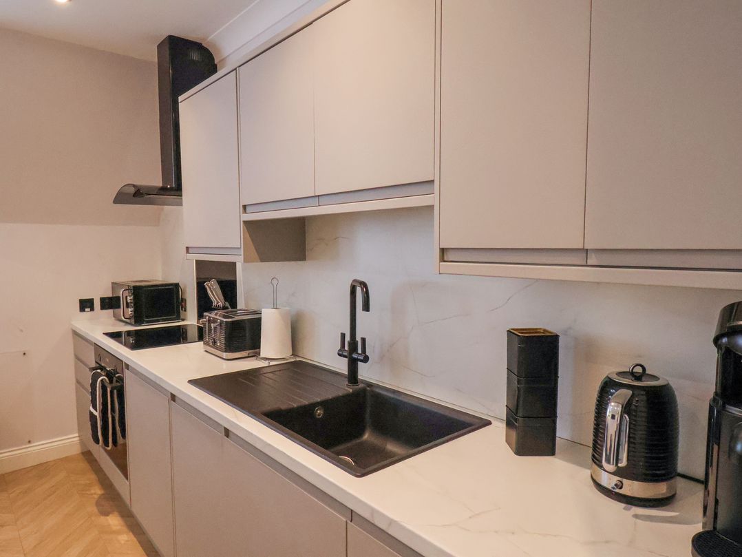 The Salisbury Apartment 401