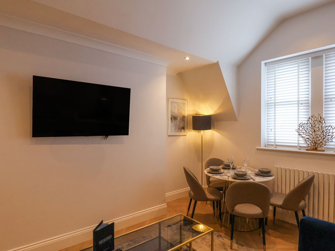 The Salisbury Apartment 401