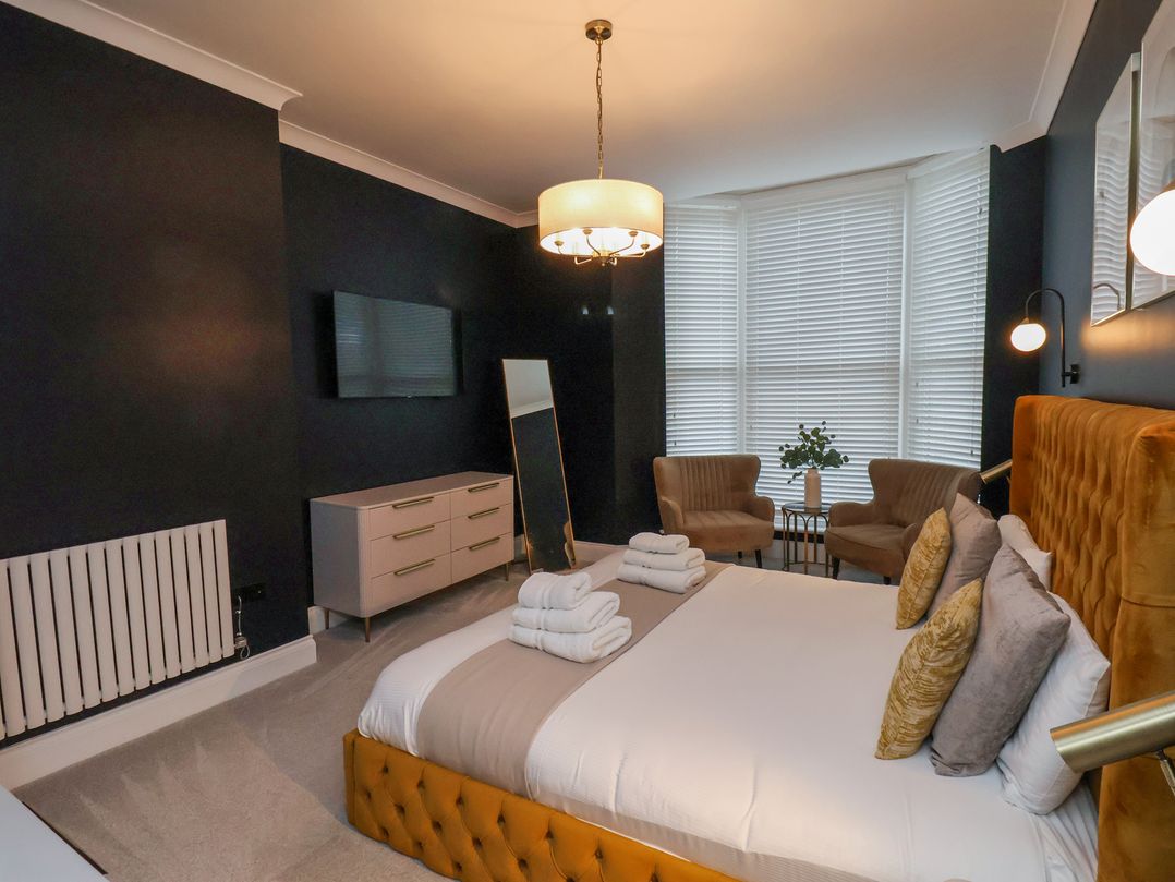 The Salisbury 2 bedroom deluxe Apartment