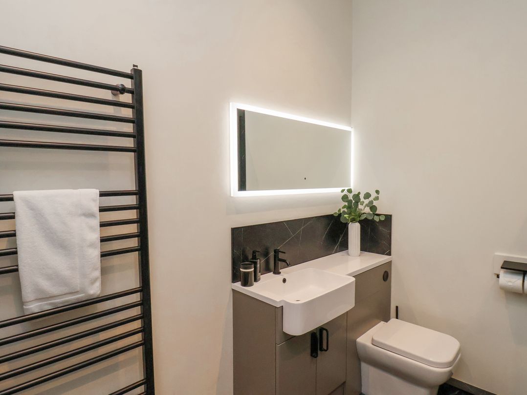 The Salisbury 2 bedroom deluxe Apartment