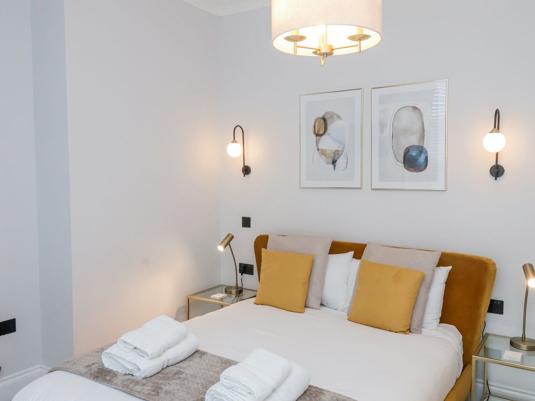 The Salisbury sleeps 4 Classic Apartment