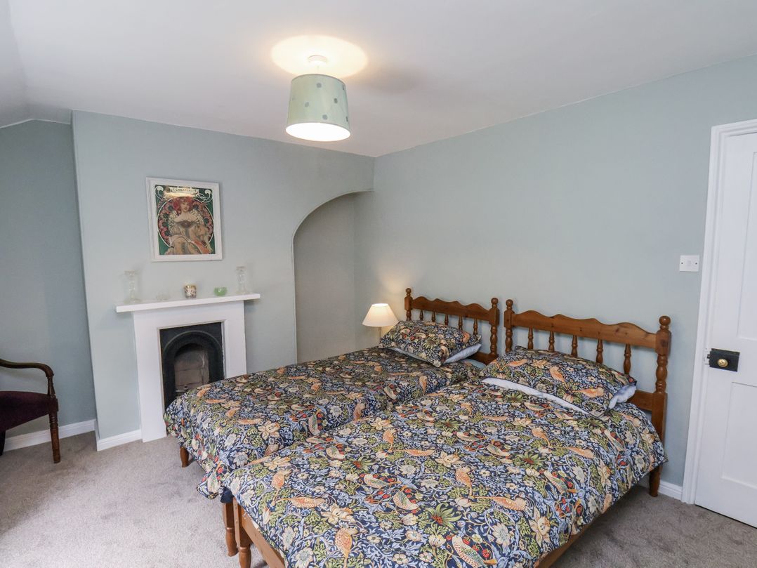 2 Whinstone Cottage