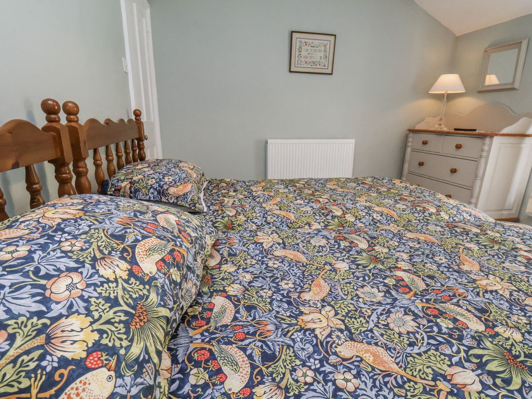 2 Whinstone Cottage