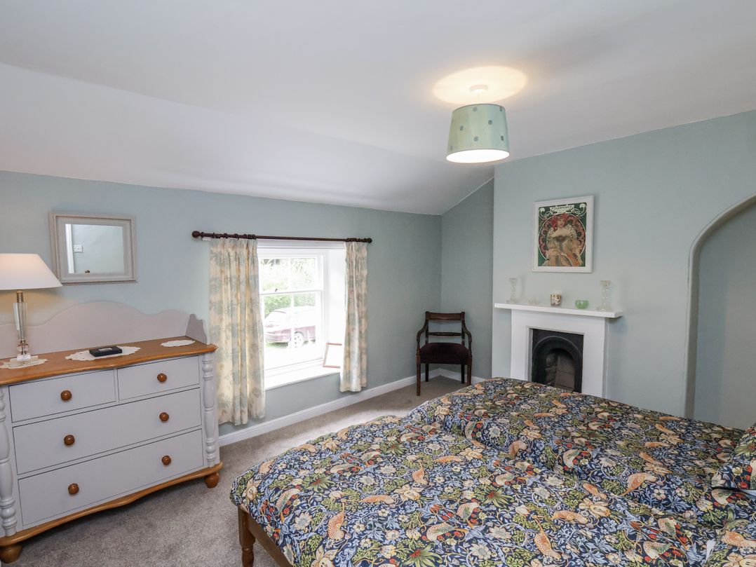 2 Whinstone Cottage