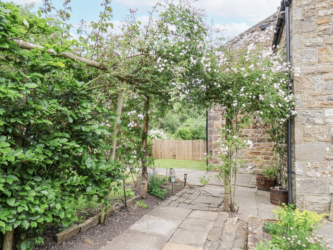 2 Whinstone Cottage