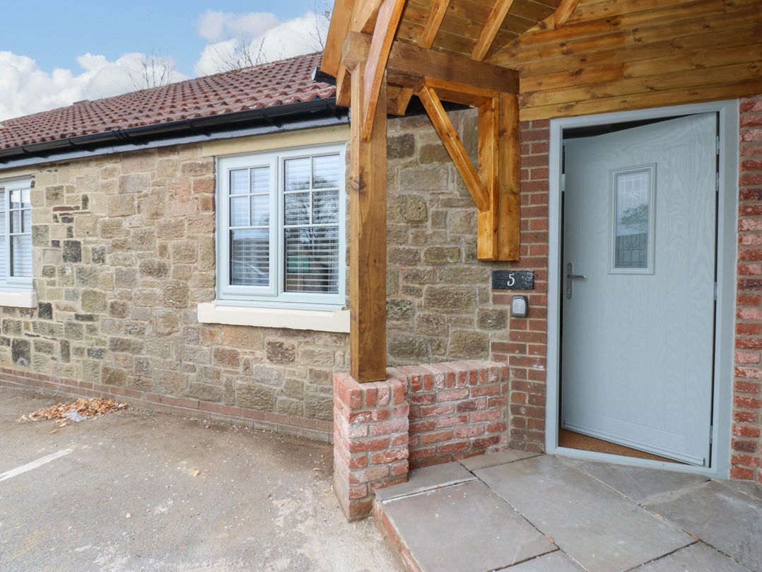 Spacious Cottage Number 5