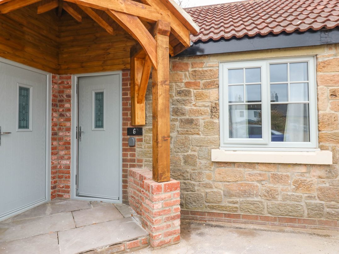 Spacious Cottage Number 6
