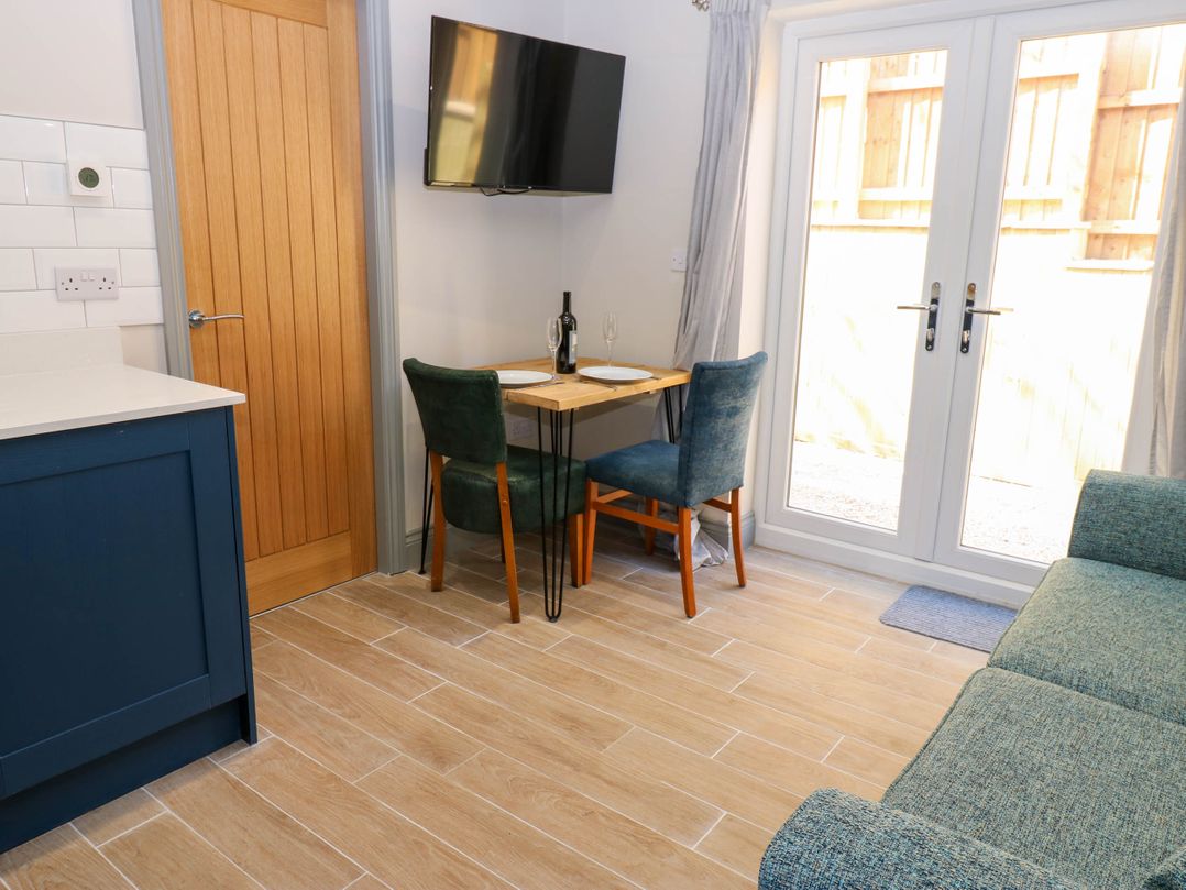 Spacious Cottage Number 6