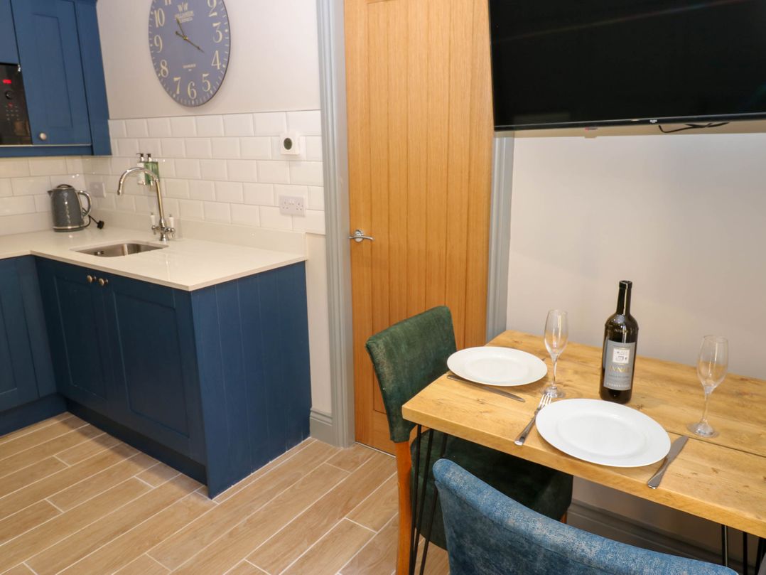 Spacious Cottage Number 6