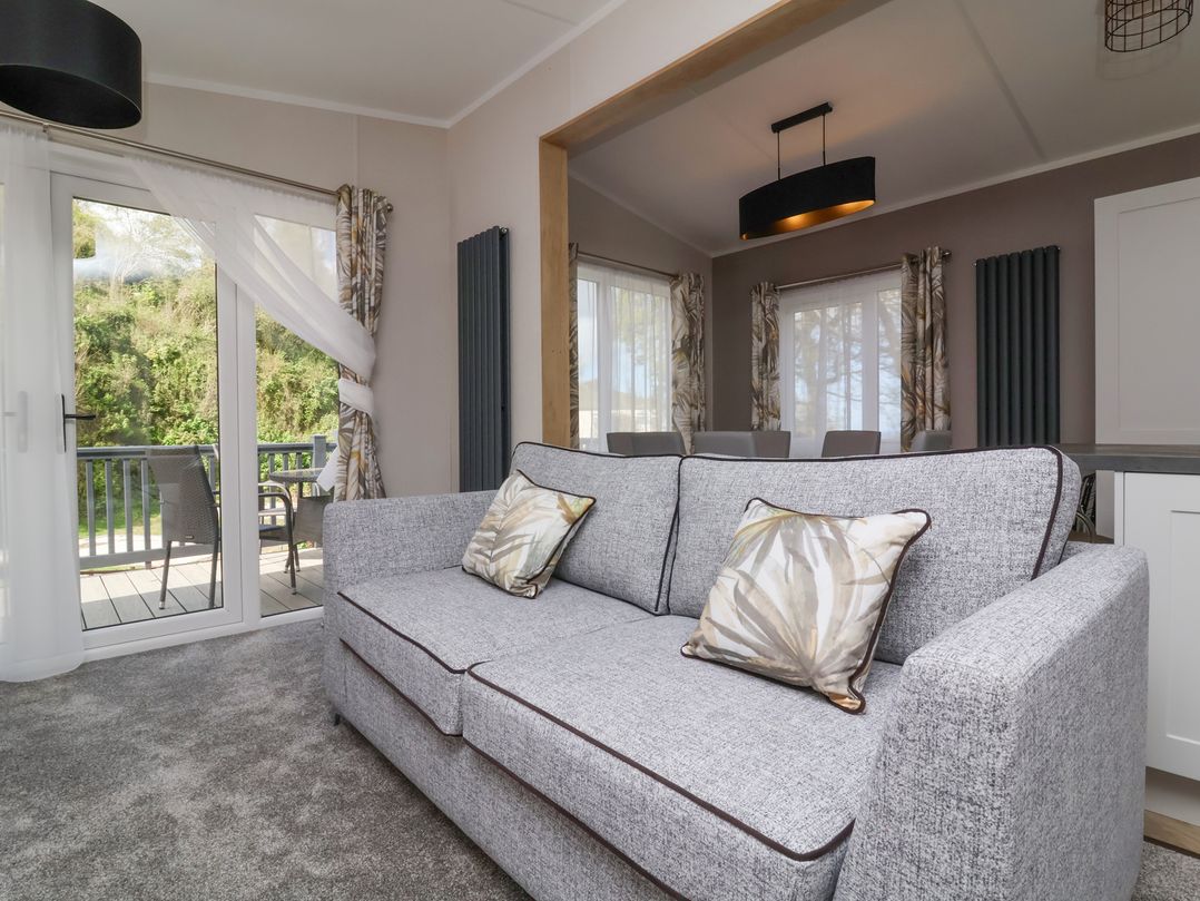 16 Manleigh Park
